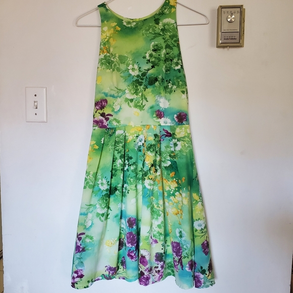 Green Floral Dress - Picture 4 of 4
